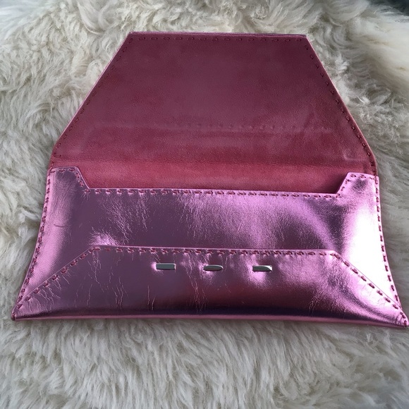 Fascinating Hot Pink Metallic Leather Clutch by VBH Manila First Edition - WOW - Picture 5 of 12